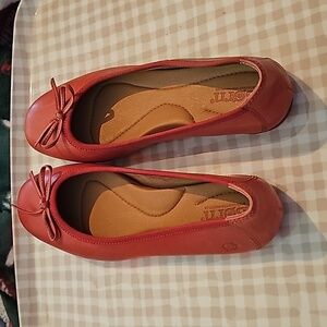 Born Brin Red Leather Flat 6M